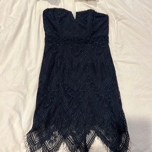 Lulus worn once size small navy strapless lace dress